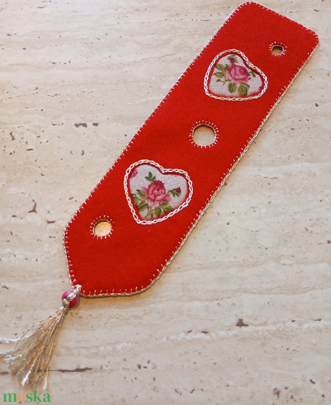 Filc könyvjelző textil szívmintával � piros, fehérarany  - könyv & zene - könyvjelző - Meska.hu