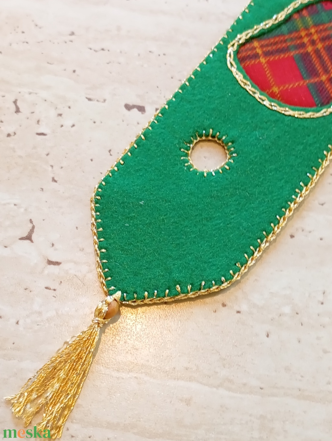 Zöld filc könyvjelző skót kockás harangmintával - könyv & zene - könyvjelző - Meska.hu