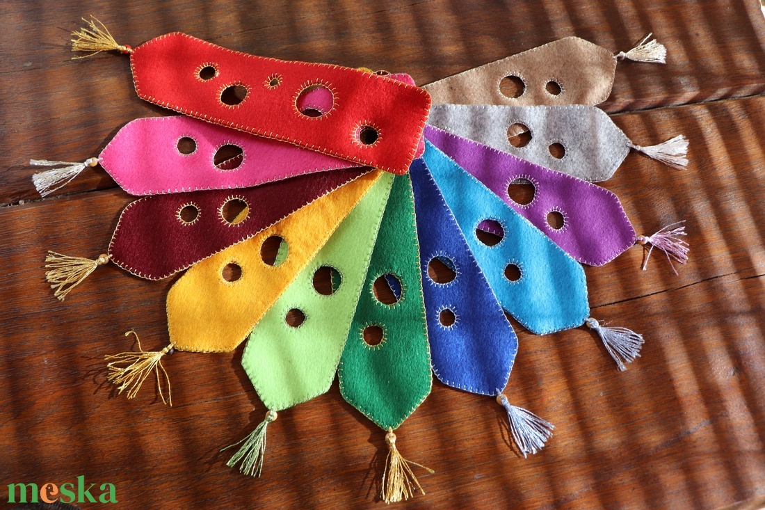 Színes filc könyvjelző körmintával - könyv & zene - könyvjelző - Meska.hu