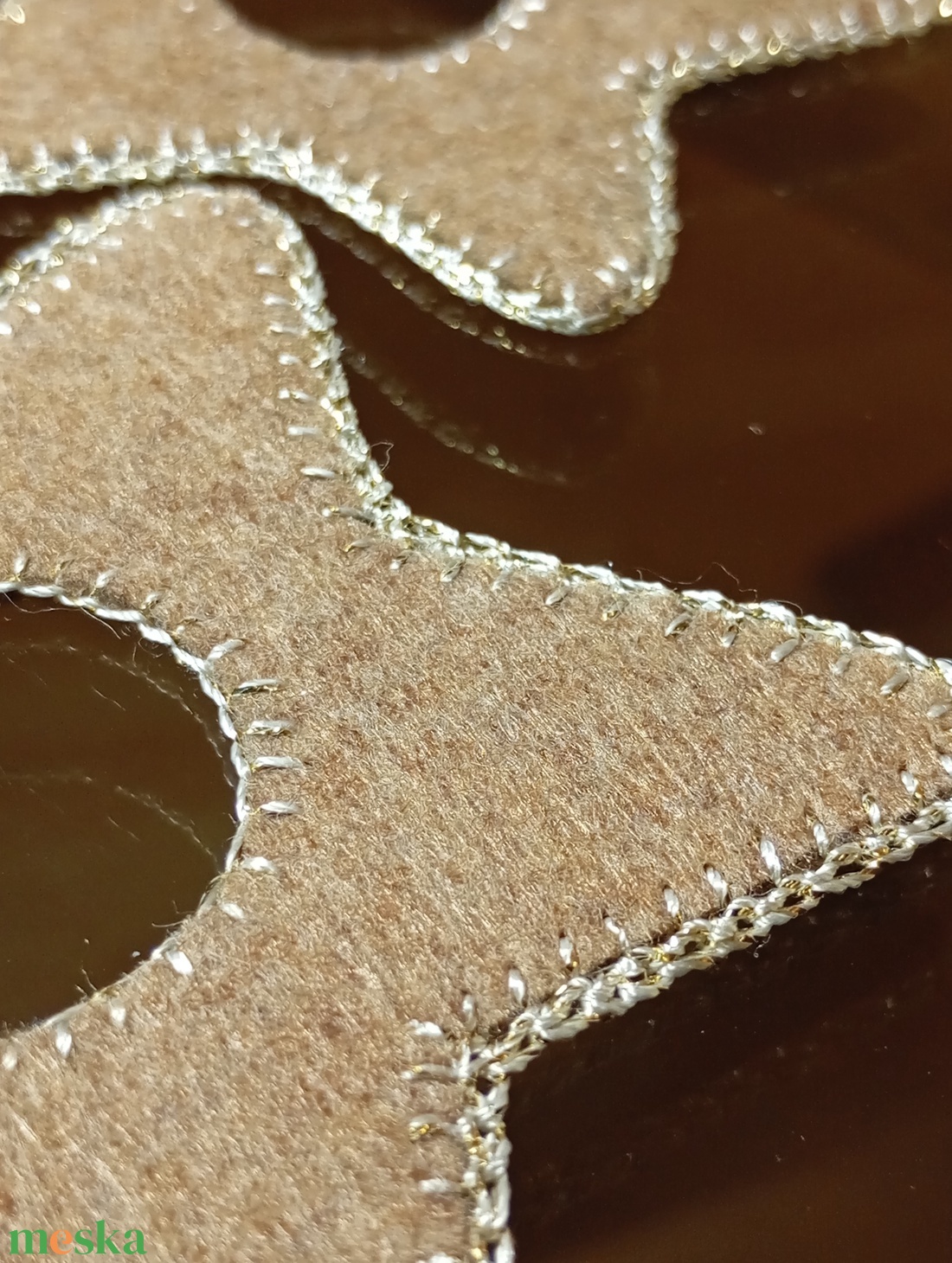 Bézs filc hold csillagokkal � kézzel készült, nyugtató gyerekszoba dekor - otthon & életmód - babaszoba, gyerekszoba - babaszoba dekoráció - Meska.hu