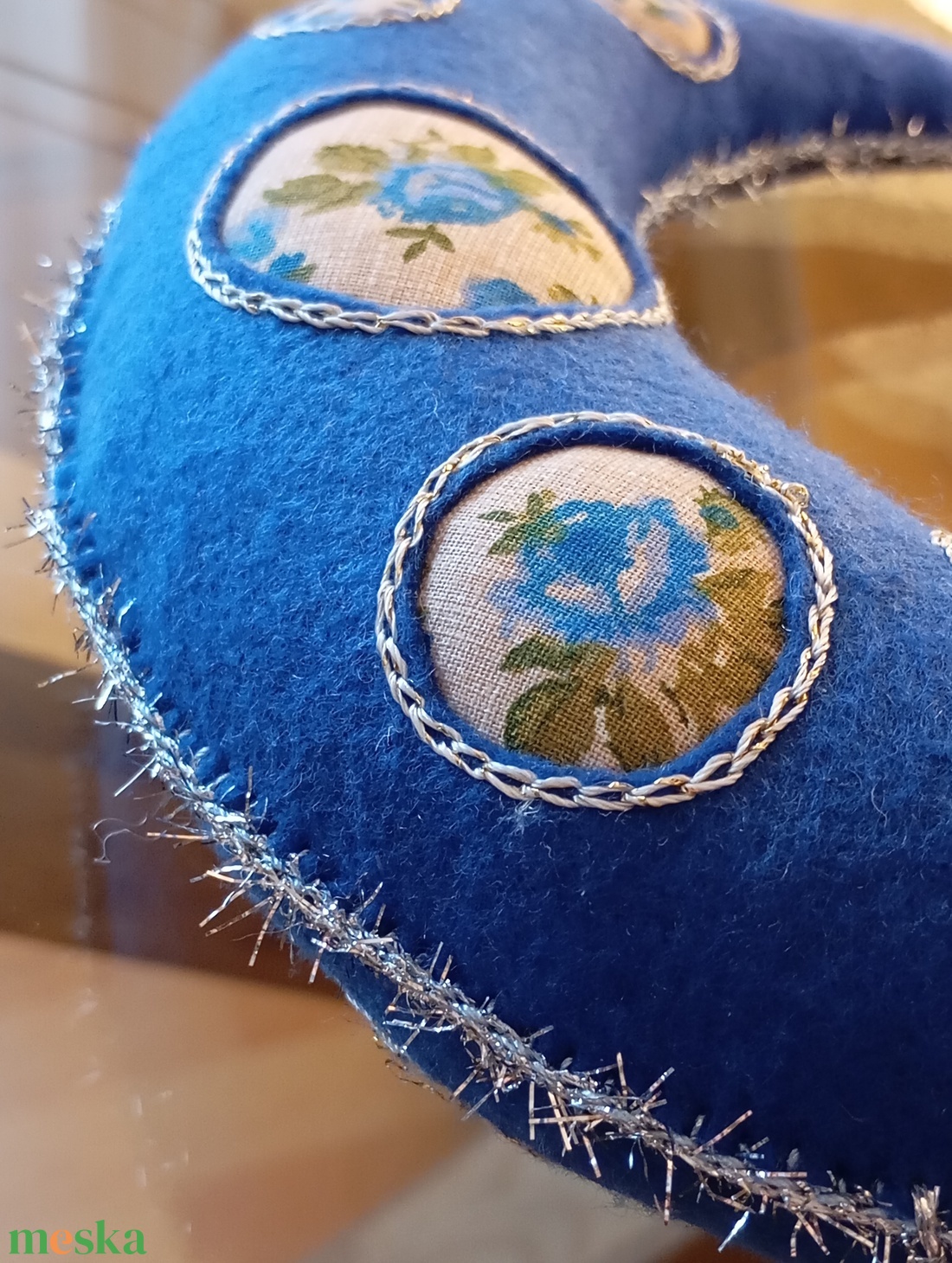 Kék filc hold csillagokkal � kézzel készült, nyugtató gyerekszoba dekor - otthon & életmód - babaszoba, gyerekszoba - babaszoba dekoráció - Meska.hu