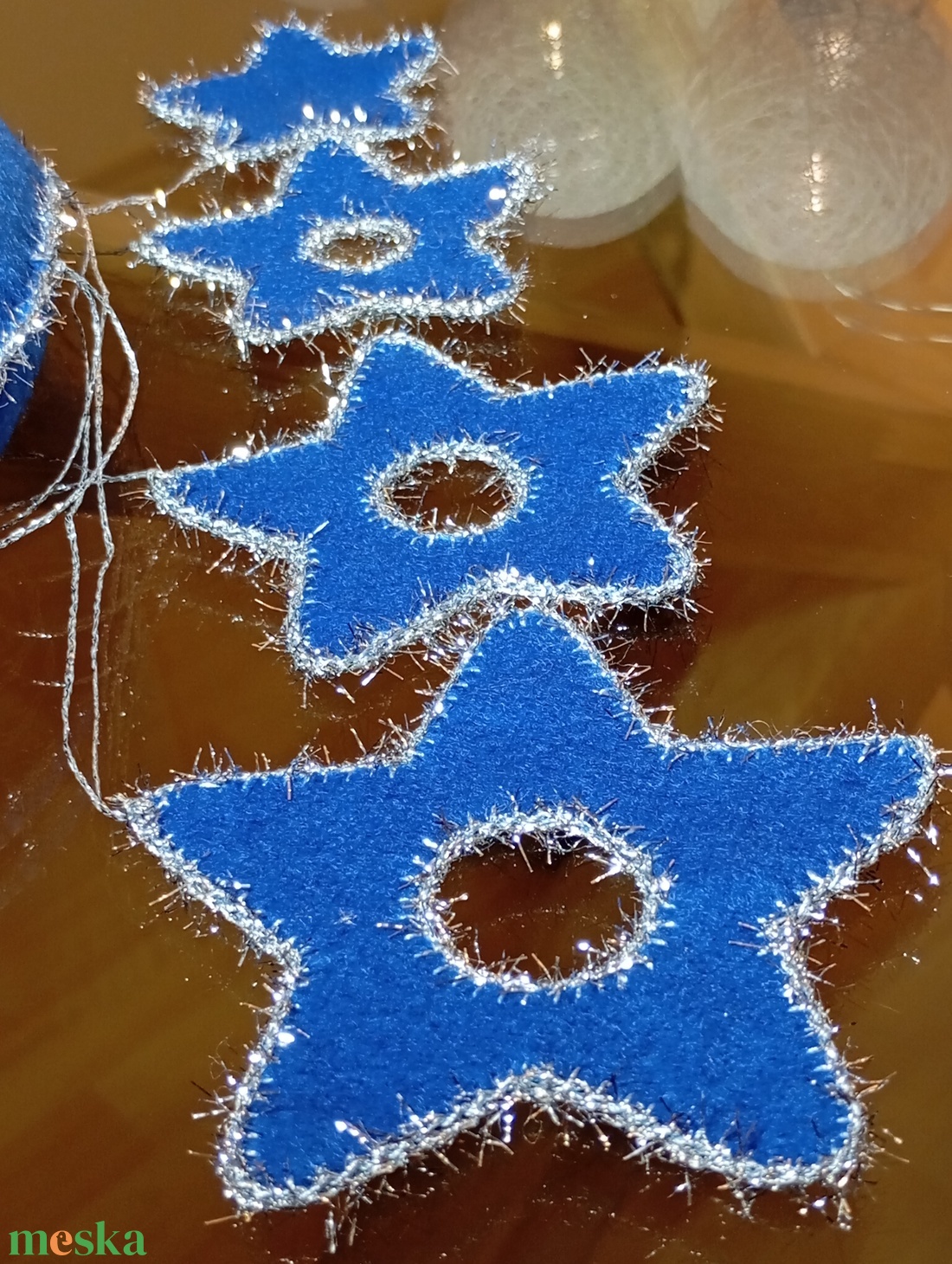 Kék filc hold csillagokkal � kézzel készült, nyugtató gyerekszoba dekor - otthon & életmód - babaszoba, gyerekszoba - babaszoba dekoráció - Meska.hu