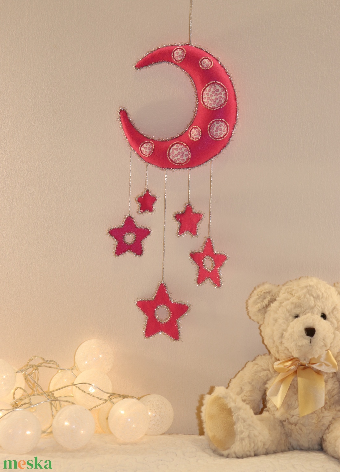Rózsaszín filc hold csillagokkal � kézzel készült, nyugtató gyerekszoba dekor - otthon & életmód - babaszoba, gyerekszoba - babaszoba dekoráció - Meska.hu