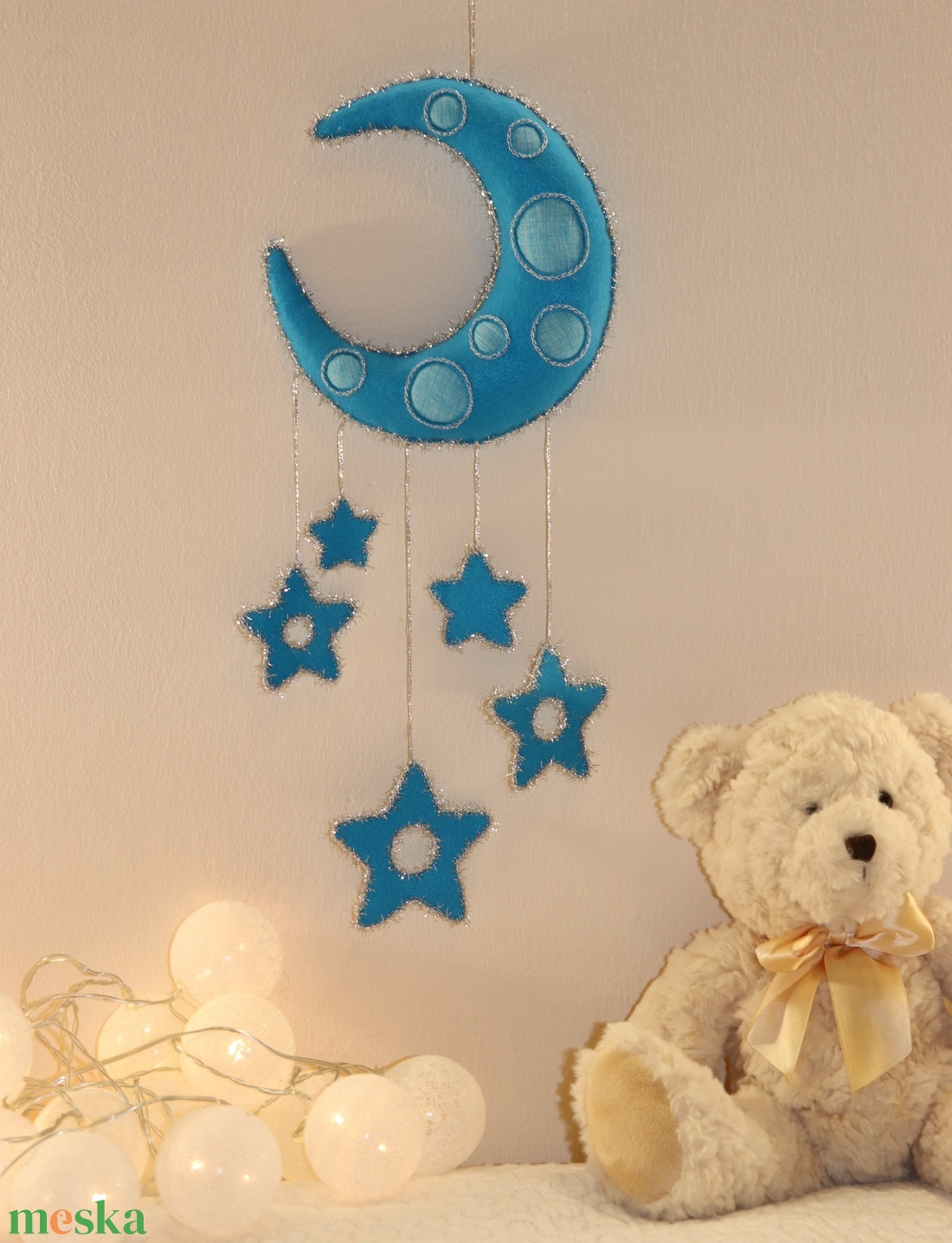 Kékes türkiz filc hold csillagokkal � kézzel készült falidekor - otthon & életmód - babaszoba, gyerekszoba - babaszoba dekoráció - Meska.hu