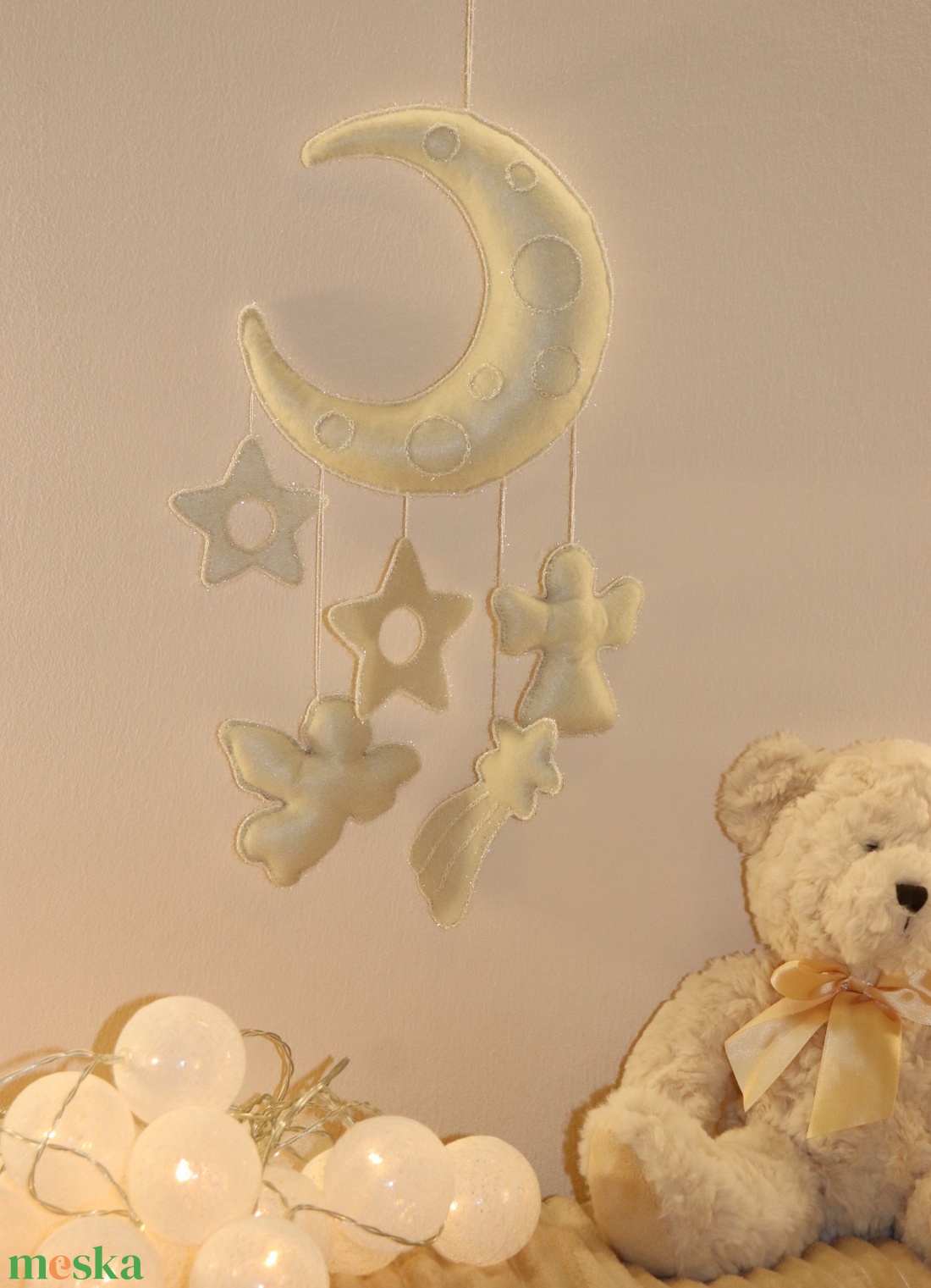 Natúr (vajszínű) filc hold csillagokkal és angyalokkal � kézzel készült falidekor - otthon & életmód - babaszoba, gyerekszoba - babaszoba dekoráció - Meska.hu