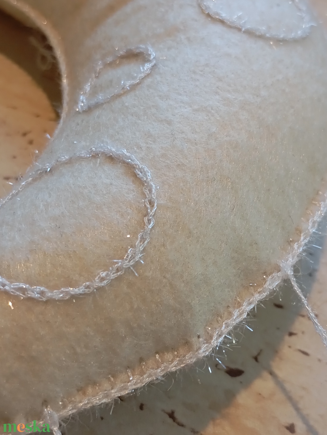 Natúr (vajszínű) filc hold csillagokkal és angyalokkal � kézzel készült falidekor - otthon & életmód - babaszoba, gyerekszoba - babaszoba dekoráció - Meska.hu