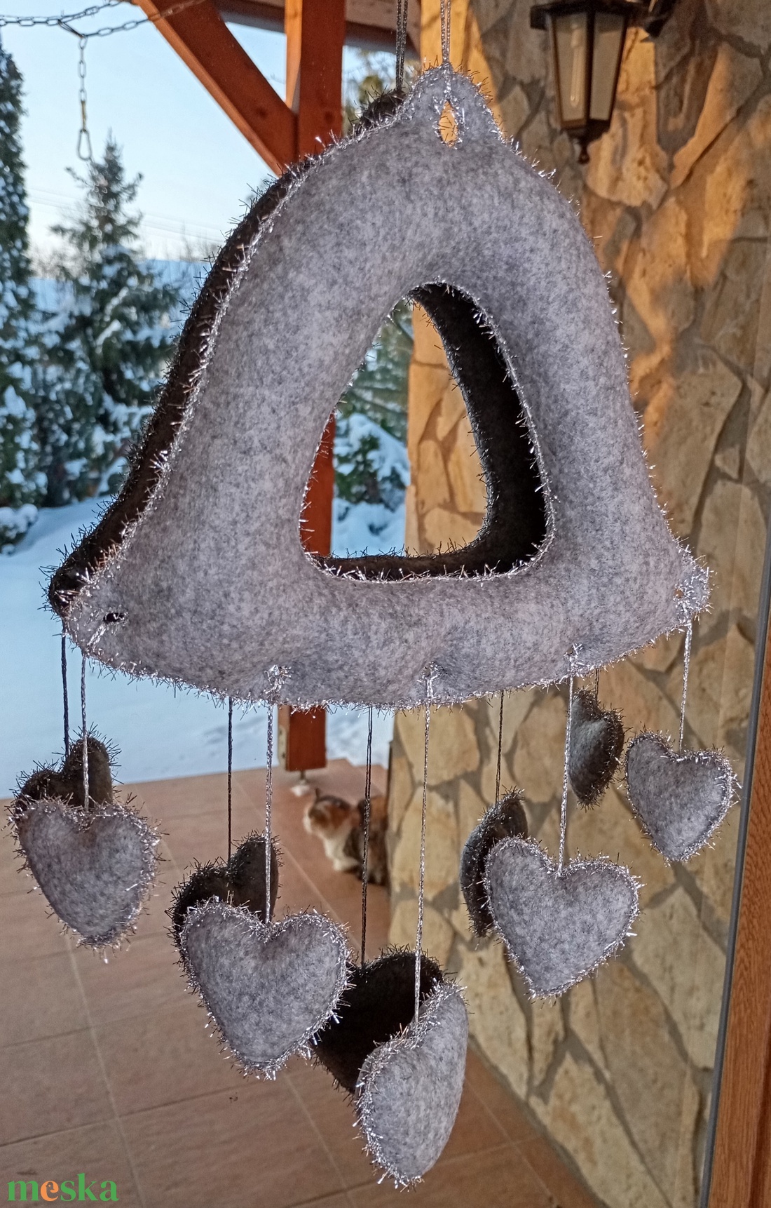 Téli filc harang ajtó- és ablakdísz � szíves, kézzel készült dekor (szürke�ezüst) - otthon & életmód - dekoráció - ajtó- és ablak dekoráció - ablakdísz - Meska.hu