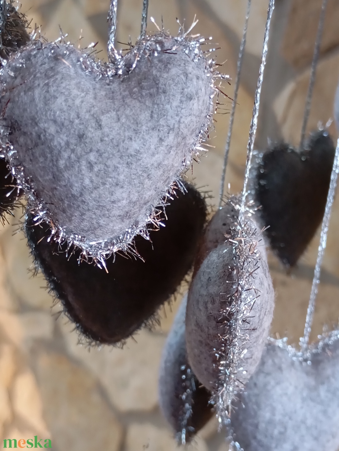 Téli filc harang ajtó- és ablakdísz � szíves, kézzel készült dekor (szürke�ezüst) - otthon & életmód - dekoráció - ajtó- és ablak dekoráció - ablakdísz - Meska.hu