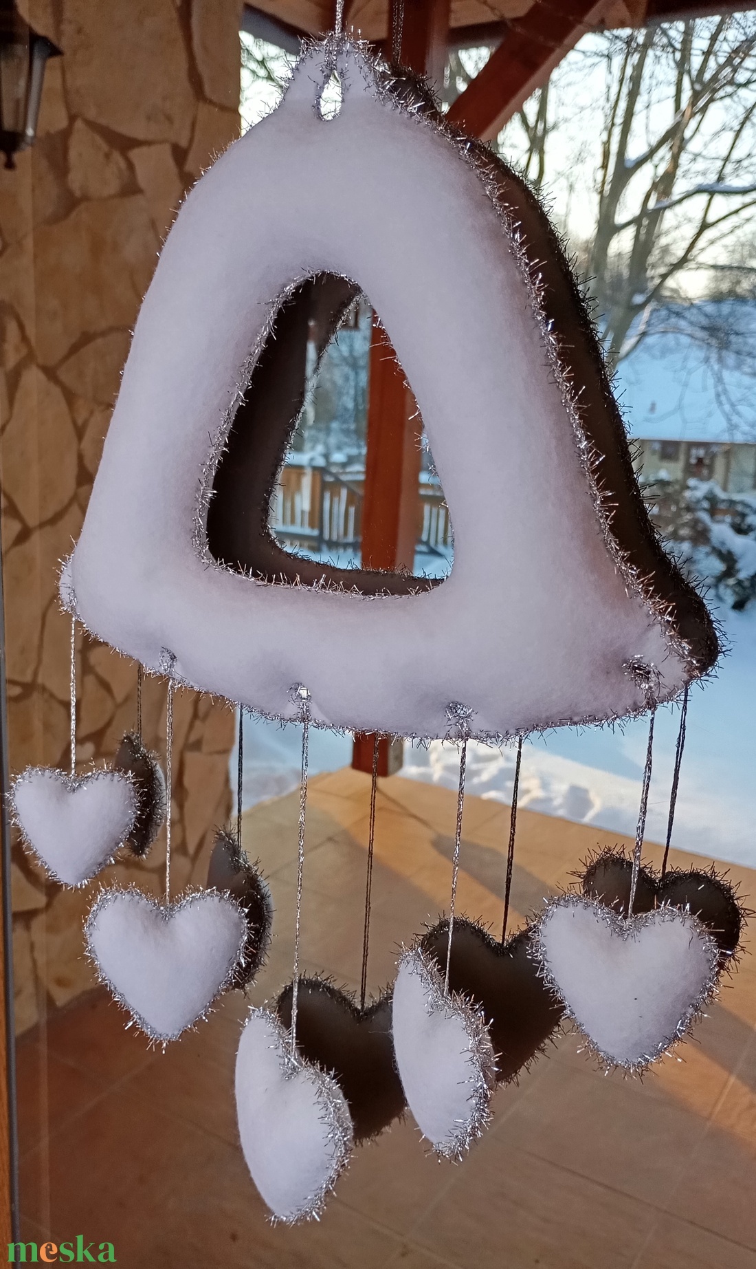 Téli filc harang ajtó- és ablakdísz � szíves, kézzel készült dekor (fehér�ezüst) - otthon & életmód - dekoráció - fali és függő dekoráció - függődísz - Meska.hu