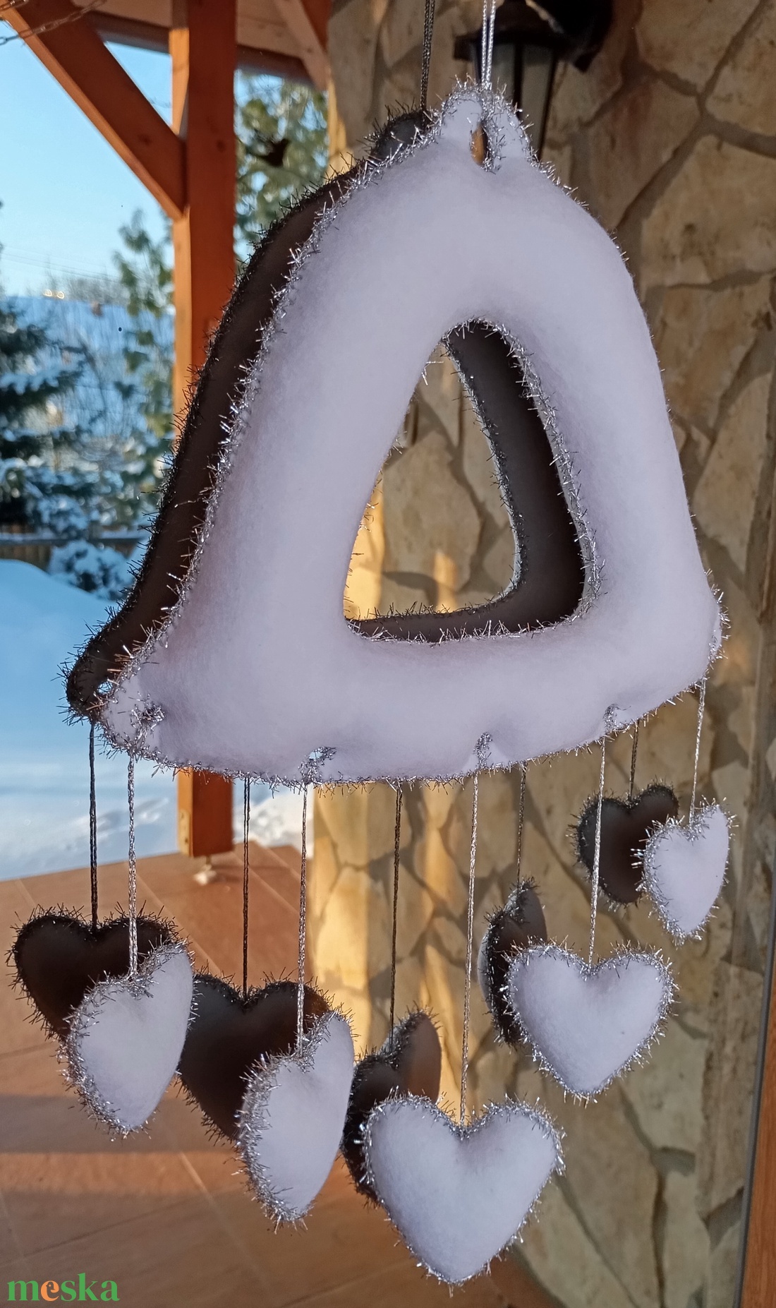 Téli filc harang ajtó- és ablakdísz � szíves, kézzel készült dekor (fehér�ezüst) - otthon & életmód - dekoráció - fali és függő dekoráció - függődísz - Meska.hu