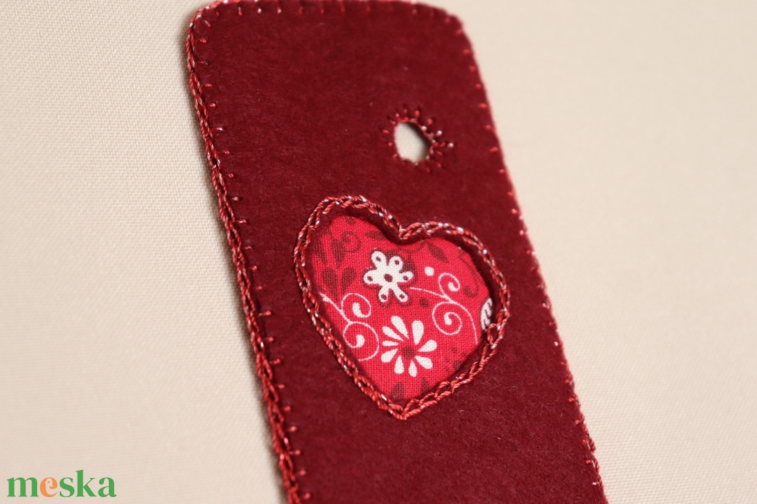 Bordó filc könyvjelző szív mintával - könyv & zene - könyvjelző - Meska.hu
