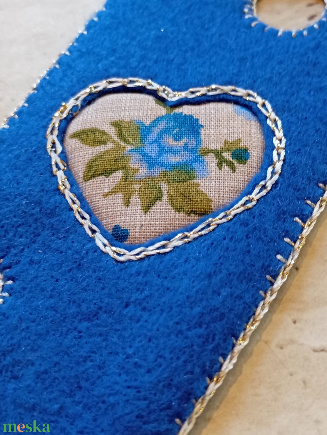 Királykék filc könyvjelző kék rózsás szívmintával - könyv & zene - könyvjelző - Meska.hu