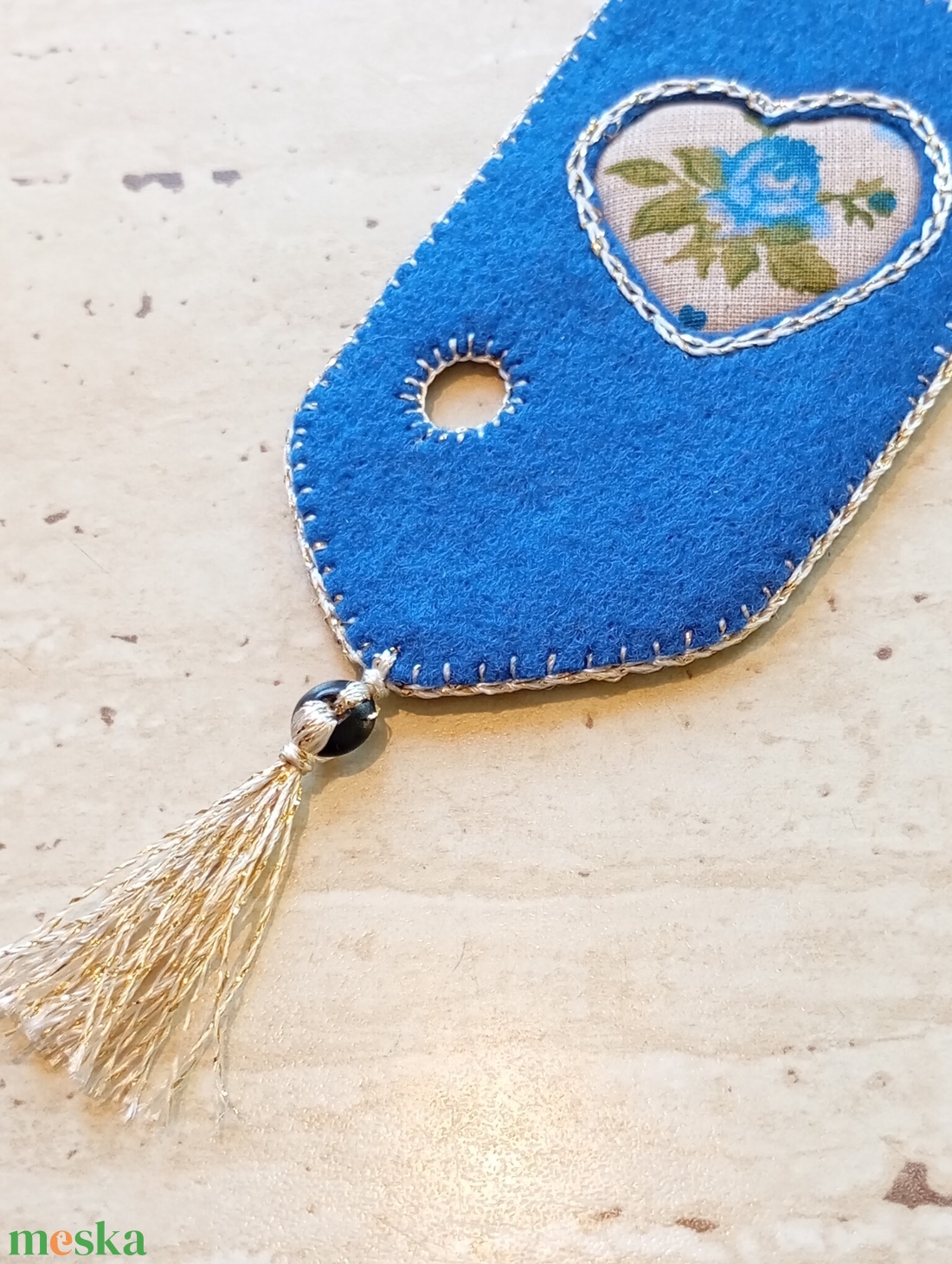 Királykék filc könyvjelző kék rózsás szívmintával - könyv & zene - könyvjelző - Meska.hu