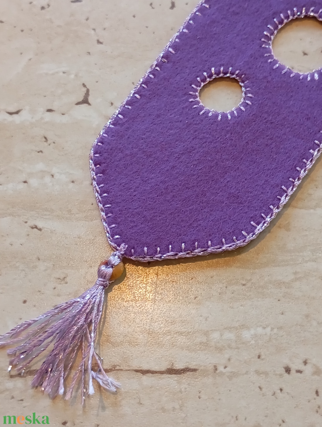 Lila filc könyvjelző körmintával - könyv & zene - könyvjelző - Meska.hu
