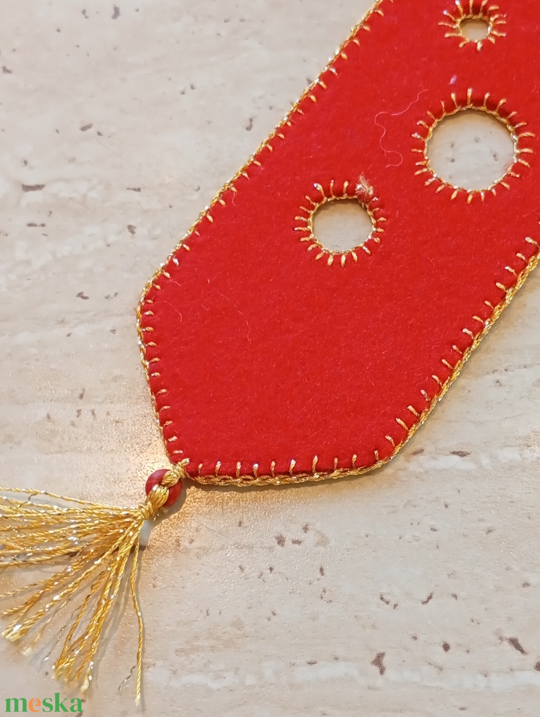 Piros filc könyvjelző körmintával - könyv & zene - könyvjelző - Meska.hu