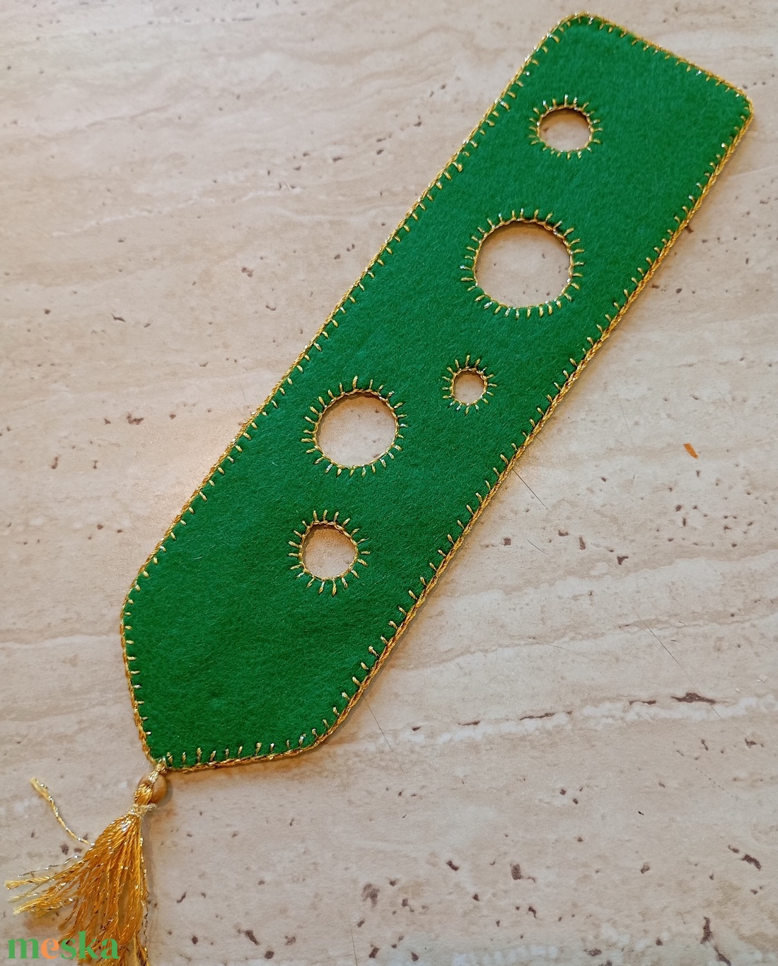 Zöld filc könyvjelző körmintával - könyv & zene - könyvjelző - Meska.hu