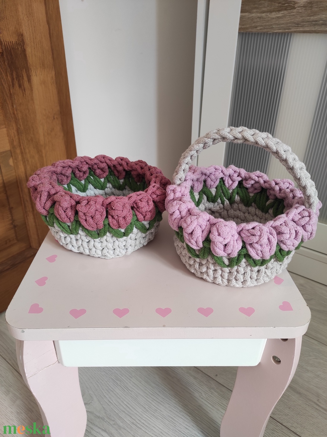 Tulipános horgolt tároló  - otthon & életmód - dekoráció - ajtó- és ablak dekoráció - ablakdísz - Meska.hu