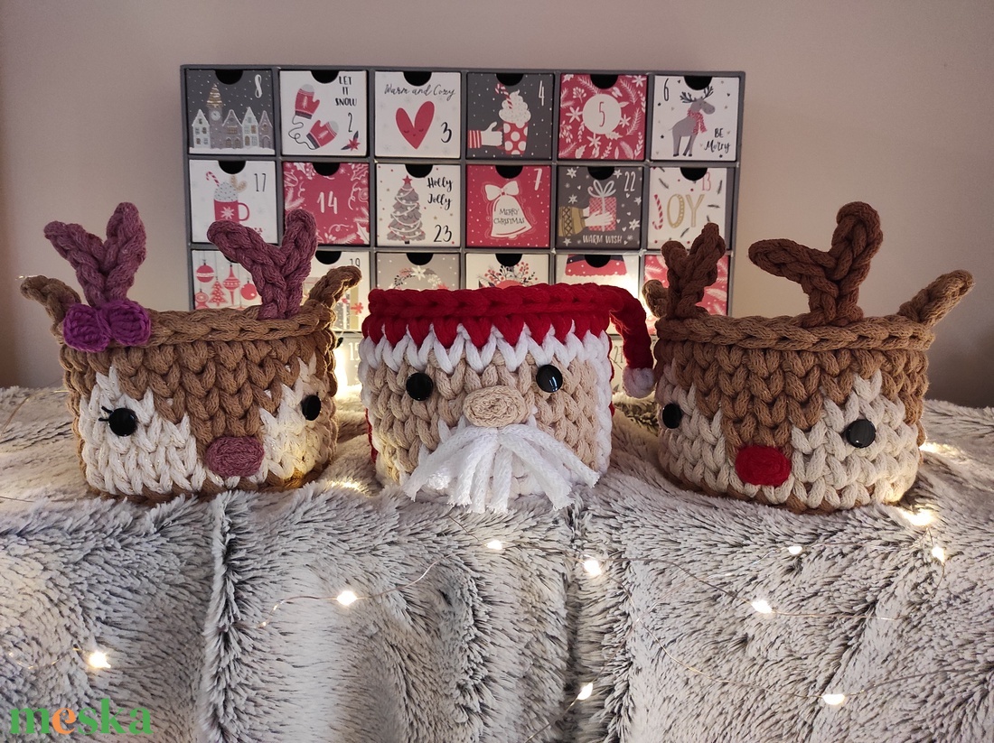 Mikulás, Rudolf vagy rénszarvas lány horgolt tároló  - karácsony - karácsonyi lakásdekoráció - karácsonyi lakásdíszek - Meska.hu