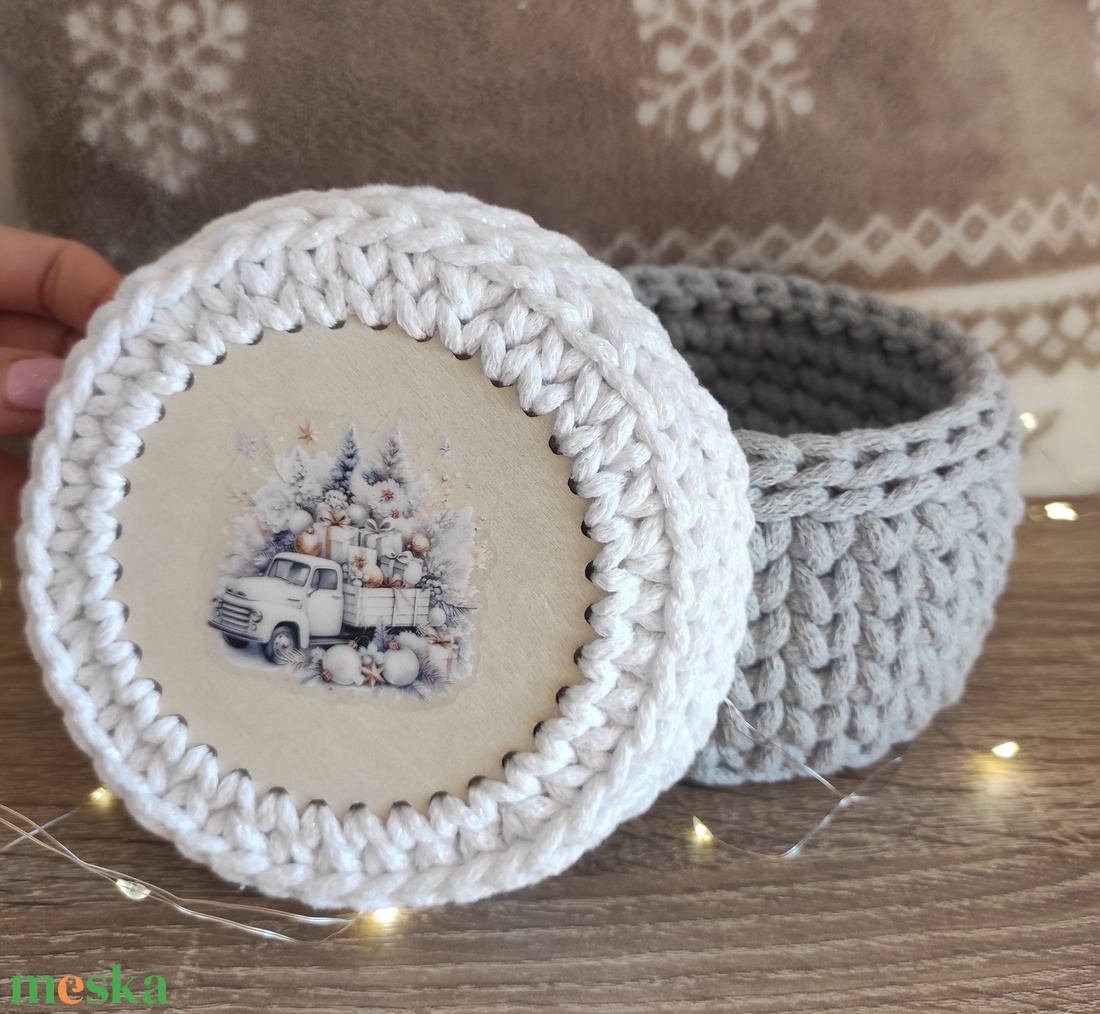 Karácsonyi horgolt tároló tetővel  - karácsony - karácsonyi lakásdekoráció - ünnepi asztaldekoráció - Meska.hu