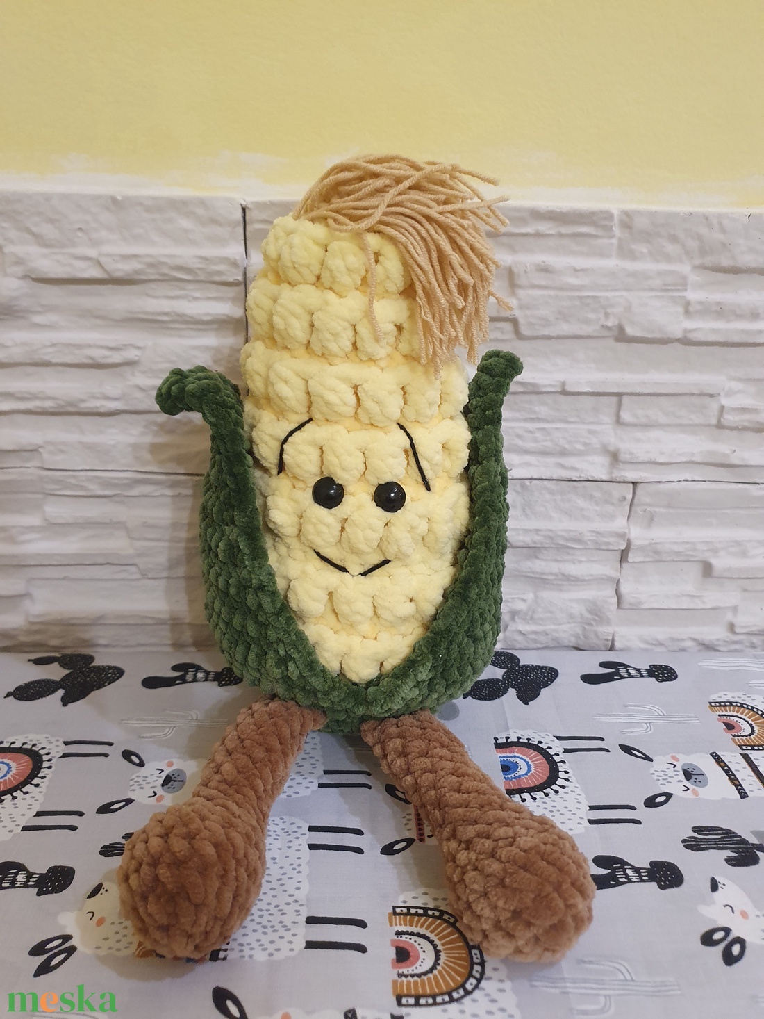Horgolt kukorica lógó lábakkal - játék & sport - plüssállat & játékfigura - más figura - Meska.hu