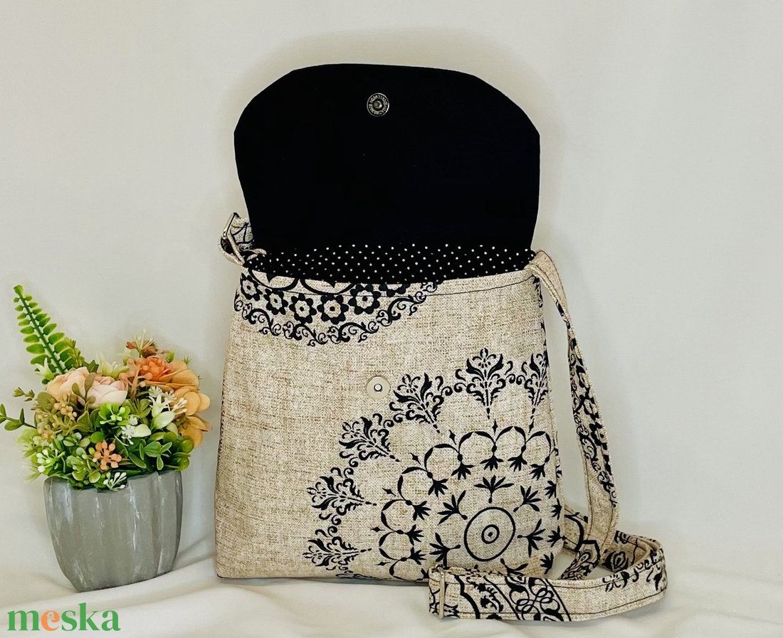 Mandala mintás női oldaltáska - táska & tok - kézitáska & válltáska - vállon átvethető táska - Meska.hu Mandala mintás női oldaltáska - táska & tok - kézitáska & válltáska - vállon átvethető táska - Meska.hu