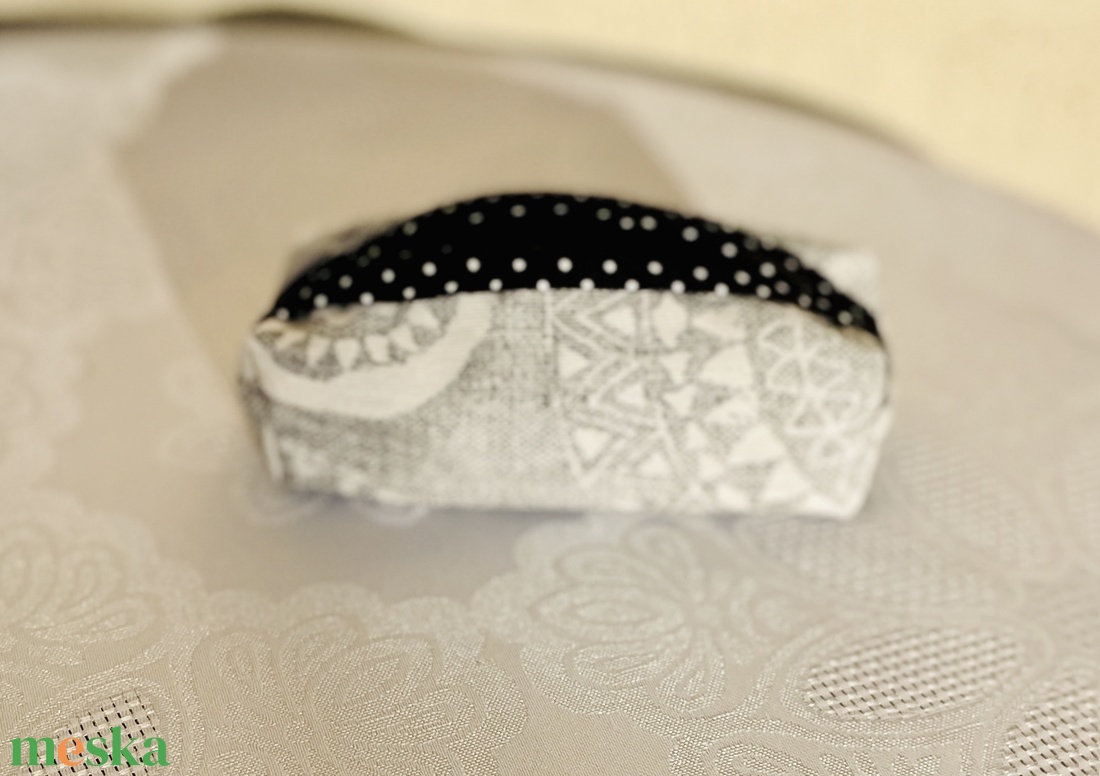 Vászon zsebkendőtartó - táska & tok - pénztárca & más tok - zsebkendőtartó tok - Meska.hu