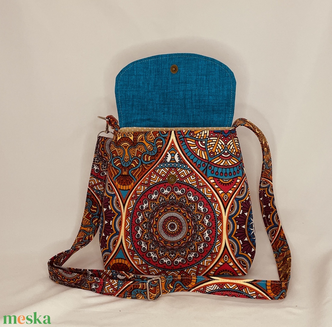 Mintás női oldaltáska - táska & tok - kézitáska & válltáska - vállon átvethető táska - Meska.hu