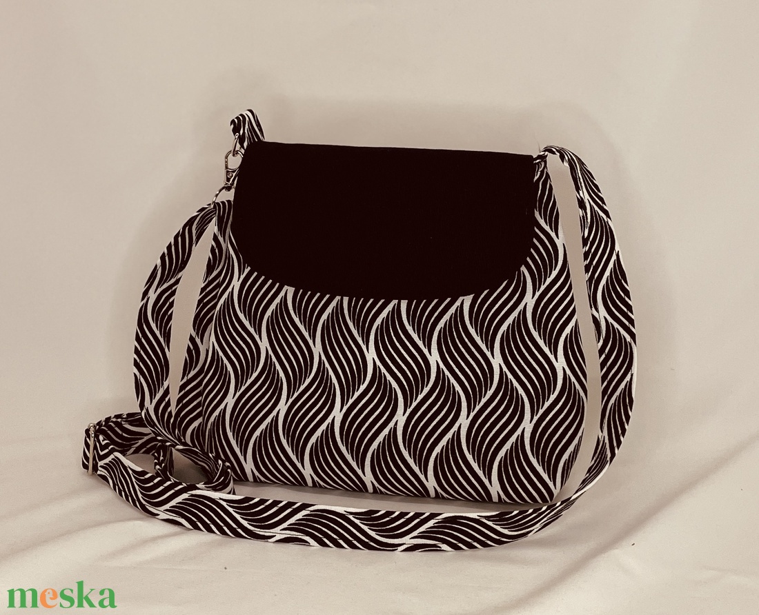 Mintás női oldaltáska - táska & tok - kézitáska & válltáska - vállon átvethető táska - Meska.hu