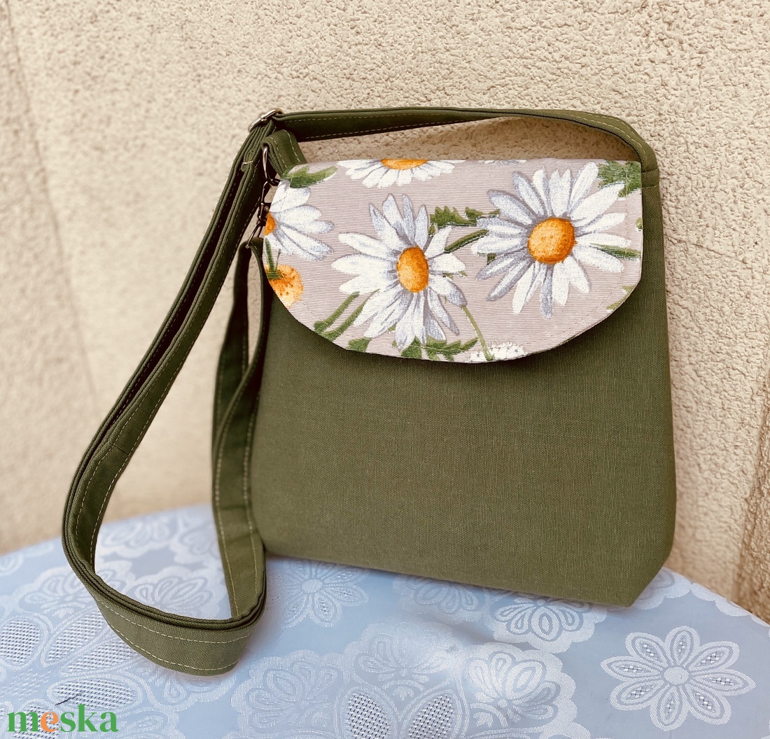 Mintás női oldaltáska - táska & tok - kézitáska & válltáska - vállon átvethető táska - Meska.hu