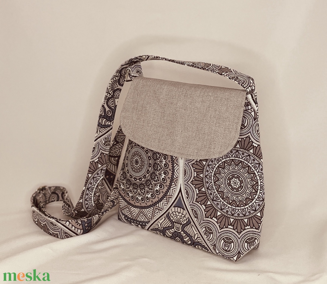 Mintás női oldaltáska - táska & tok - kézitáska & válltáska - vállon átvethető táska - Meska.hu