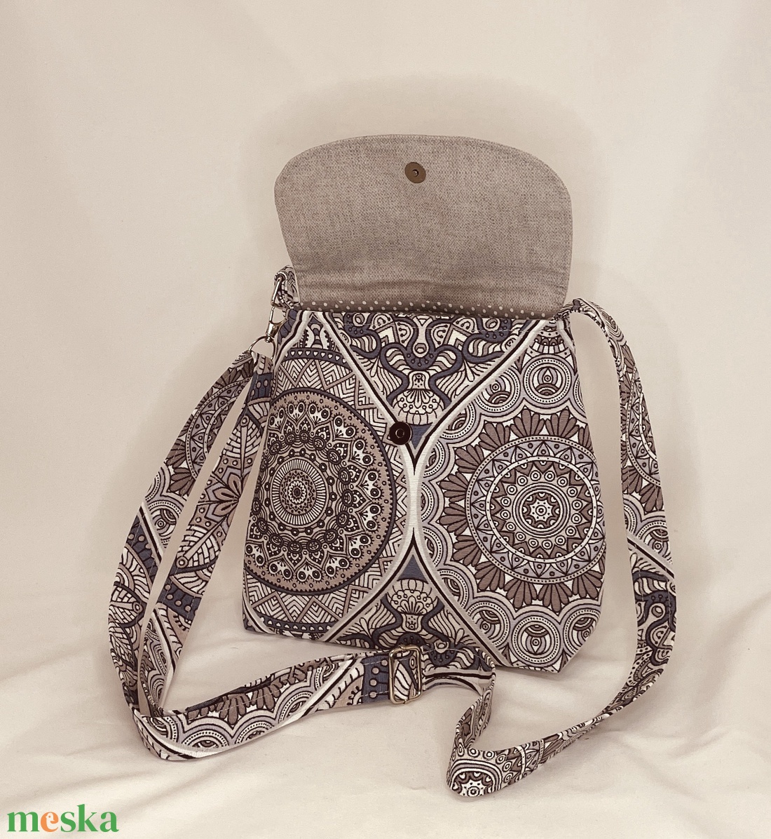 Mintás női oldaltáska - táska & tok - kézitáska & válltáska - vállon átvethető táska - Meska.hu