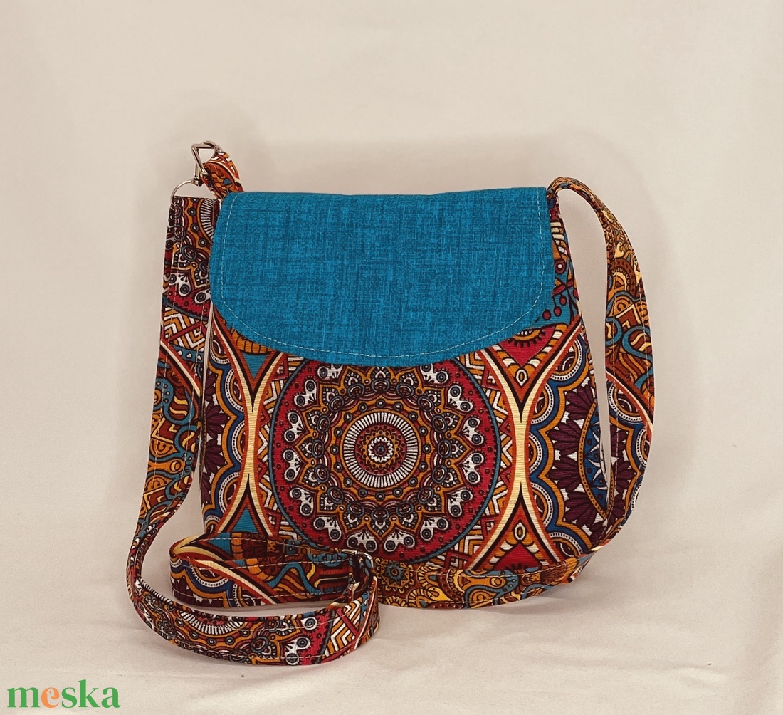 Mintás női oldaltáska - táska & tok - kézitáska & válltáska - vállon átvethető táska - Meska.hu