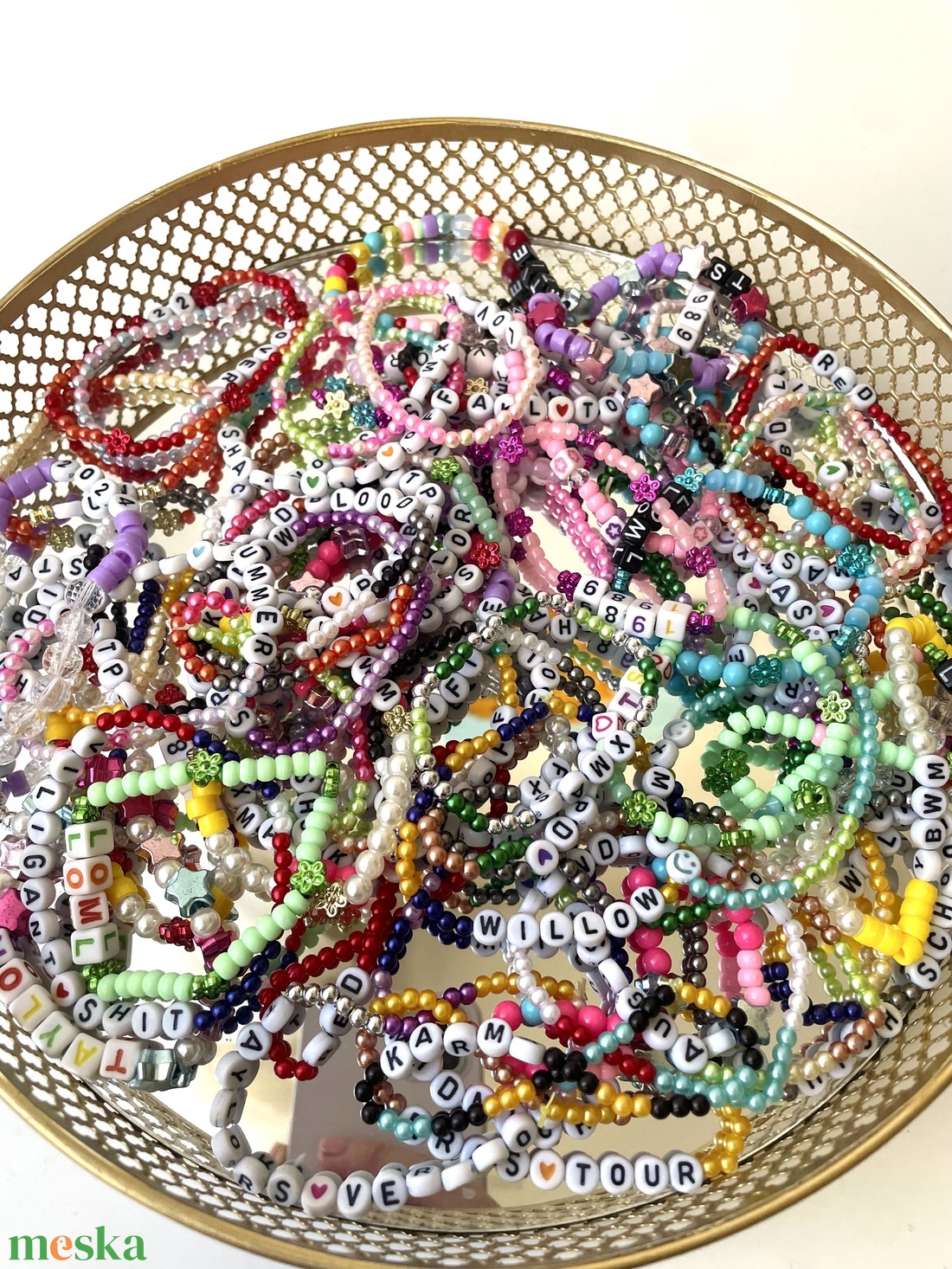Taylor Swift The Eras Tour Friendship Bracelet, barátságkarkötő, meglepetés 3db - ékszer - karkötő - gyöngyös karkötő - Meska.hu Taylor Swift The Eras Tour Friendship Bracelet, barátságkarkötő, meglepetés 3db - ékszer - karkötő - gyöngyös karkötő - Meska.hu