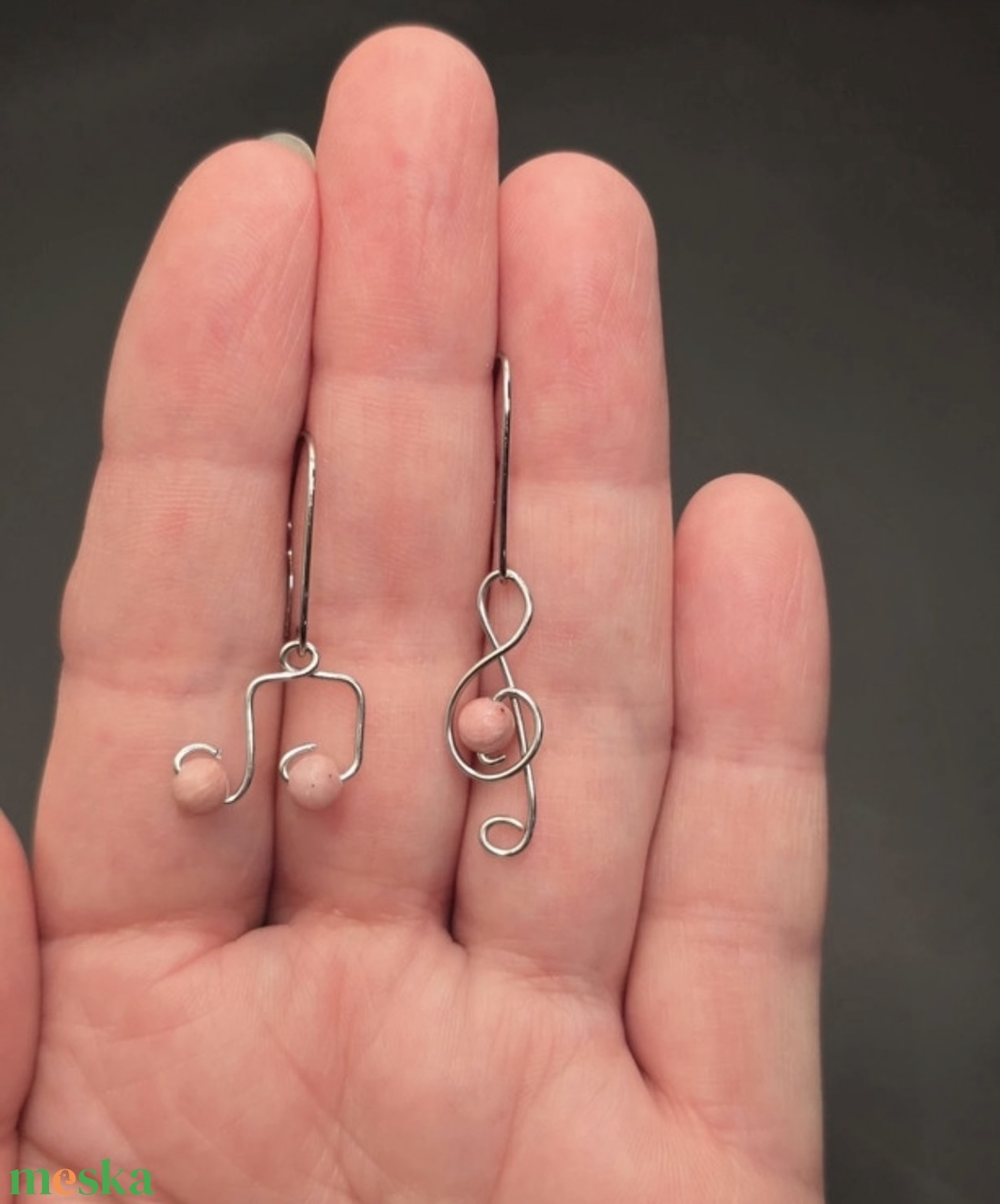Hangjegy fülbevaló  - ékszer - fülbevaló - lógó fülbevaló - Meska.hu