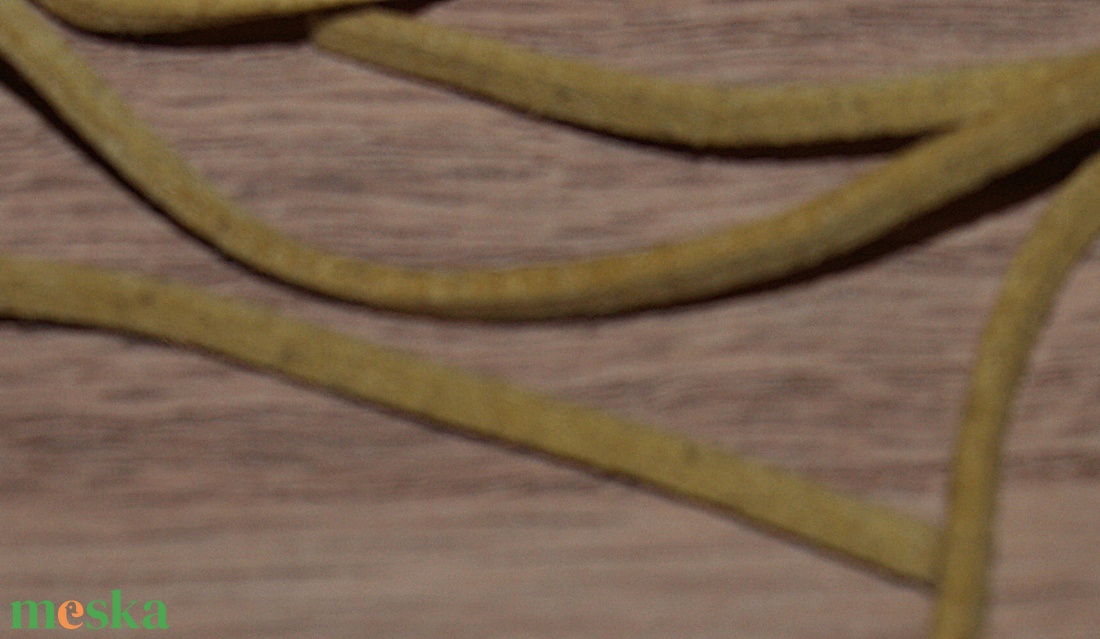 Hasított bőr szál nyaklánchoz 16 db - kellékek & szerszámok - rövidáru - fonal, cérna - bőr szál - Meska.hu