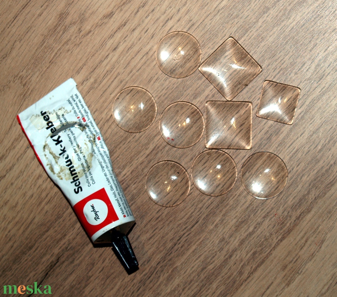 Ékszerláncok, üveglencse+ragasztó - kellékek & szerszámok - gyöngyfűzés kellékek - üveglencse - Meska.hu