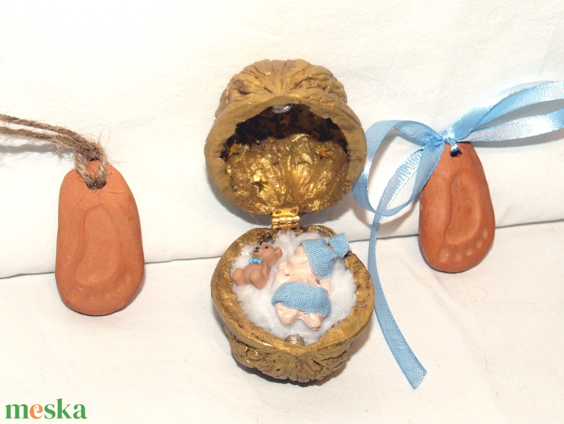 Gender reveal- Egy dió, benne egy nagy csoda - baba - mama - babaemlékek - bababejelentők - Meska.hu