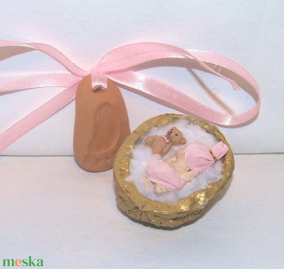 Gender reveal- Egy kis dió, benne egy nagy csoda - baba - mama - babaemlékek - bababejelentők - Meska.hu