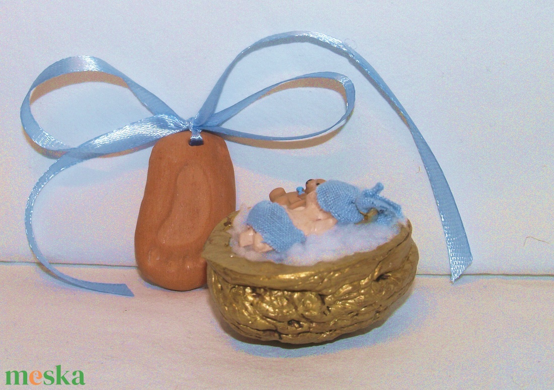 Gender reveal- Egy kis dió, benne egy nagy csoda - baba - mama - babaemlékek - bababejelentők - Meska.hu