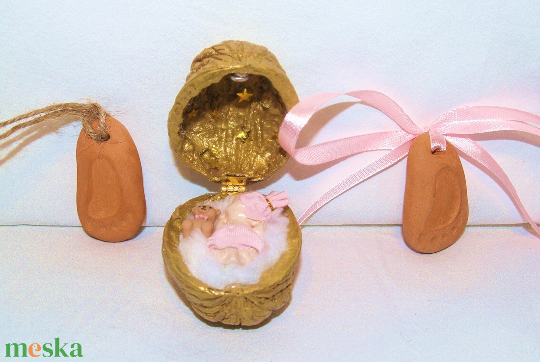 Gender reveal- Egy kis dió, benne egy nagy csoda - baba - mama - babaemlékek - bababejelentők - Meska.hu