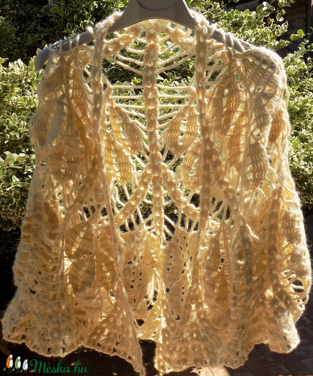 Ananász mintázatú beige színű vállkendő - - Meska.hu Ananász mintázatú beige színű vállkendő - - Meska.hu