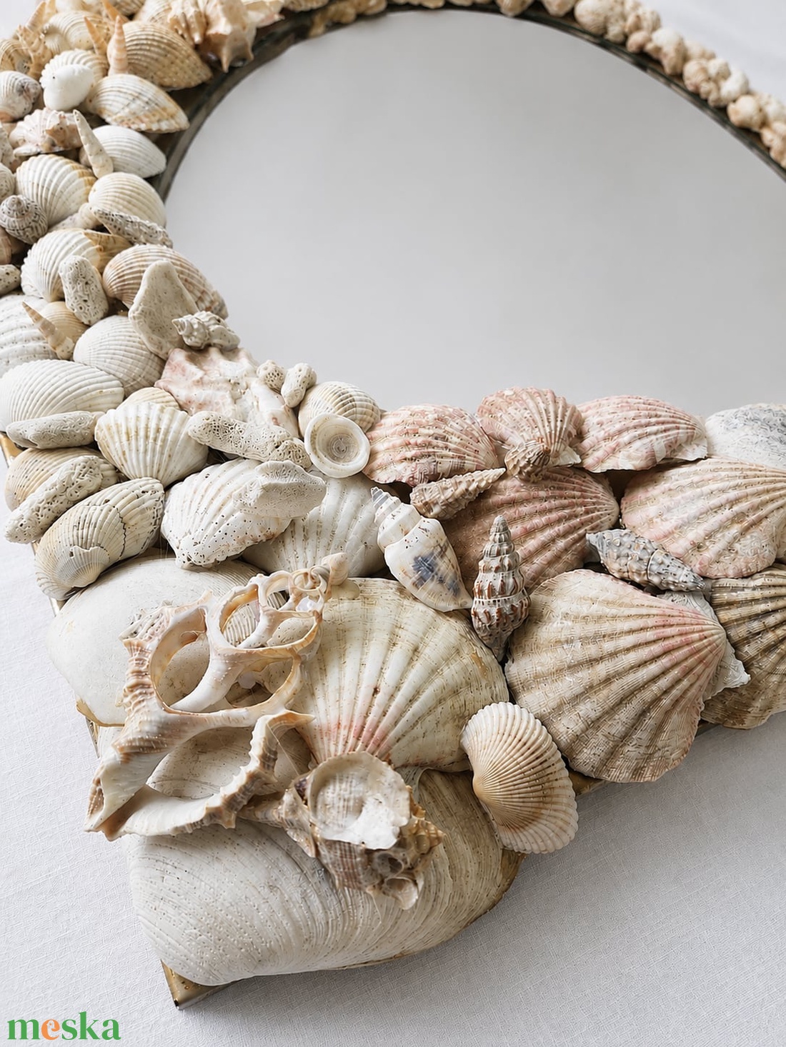Kézzel készített kagylós falitükör 40x60 cm - Mediterrán lakásdekoráció - otthon & életmód - dekoráció - fali és függő dekoráció - falra akasztható dekor - Meska.hu