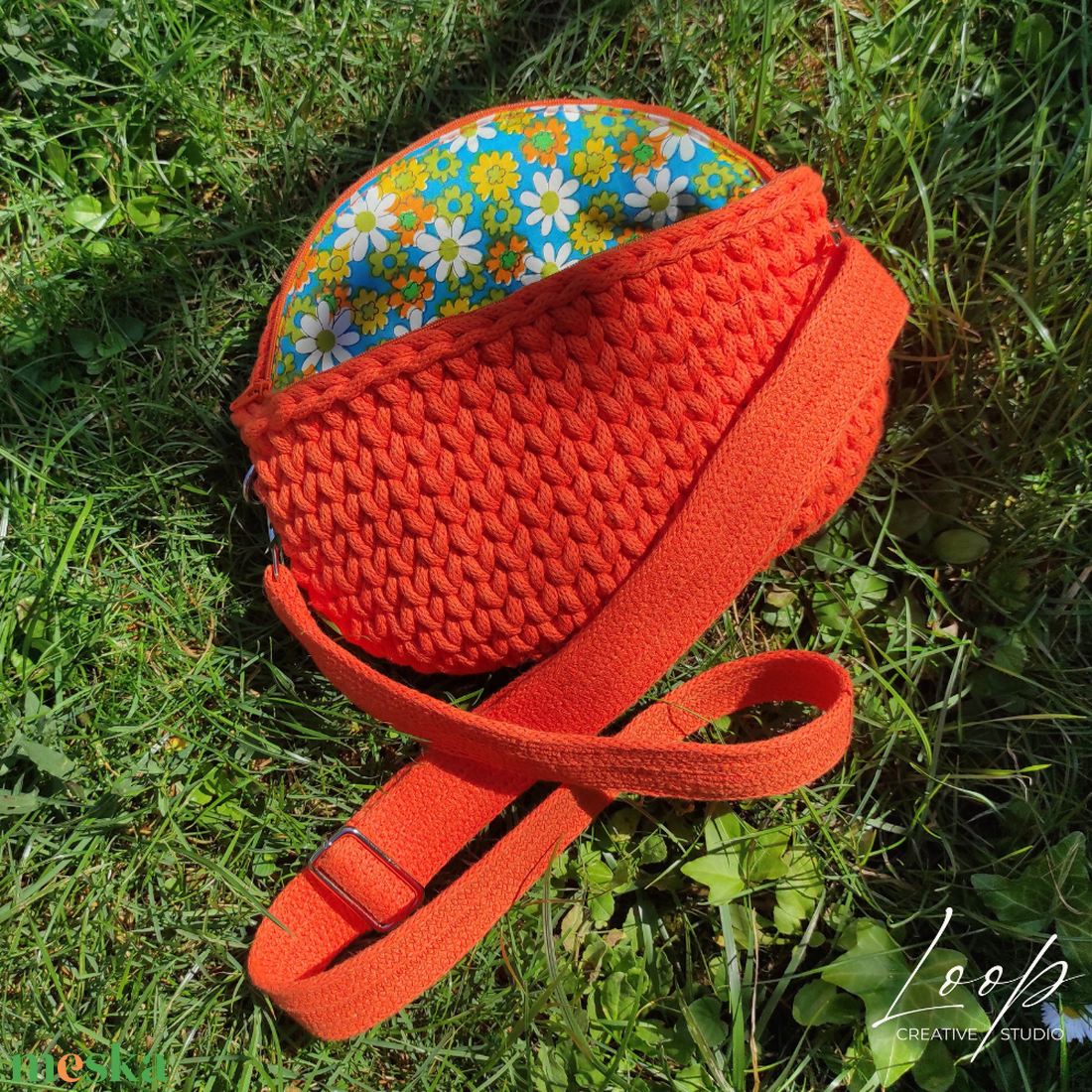 Narancs horgolt crossbody táska virágos béléssel  kézzel készült női oldaltáska - táska & tok - kézitáska & válltáska - kézitáska - Meska.hu