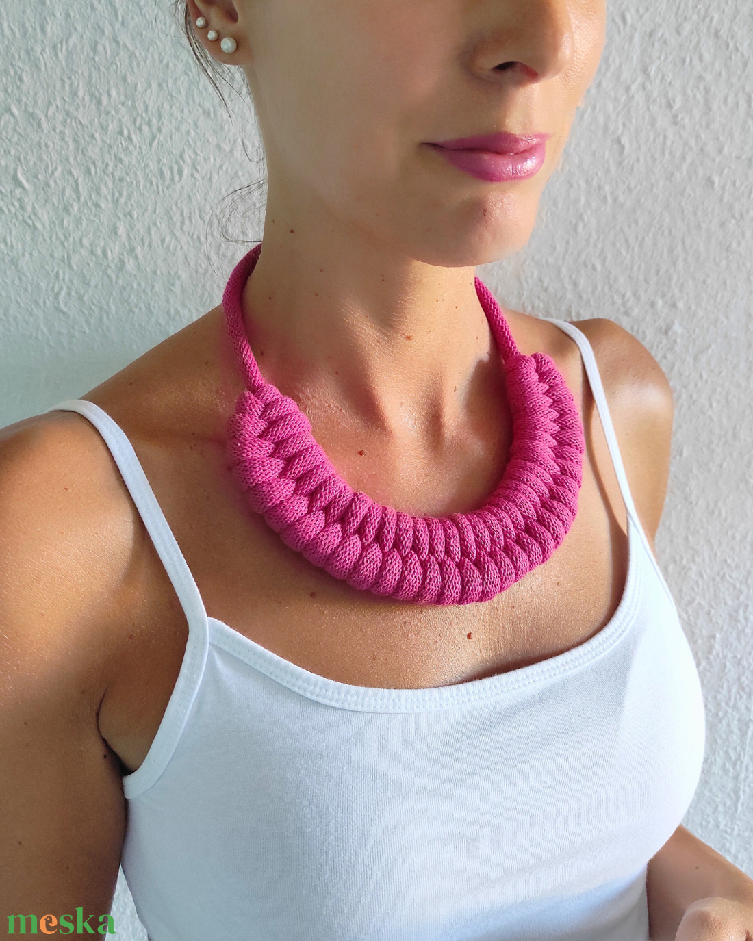 Kézzel készült pink kötél nyaklánc modern, könnyű és kényelmes ékszer, hétköznapi és alkalmi viselethez. - ékszer - nyaklánc - medál nélküli nyaklánc - Meska.hu Kézzel készült pink kötél nyaklánc modern, könnyű és kényelmes ékszer, hétköznapi és alkalmi viselethez. - ékszer - nyaklánc - medál nélküli nyaklánc - Meska.hu