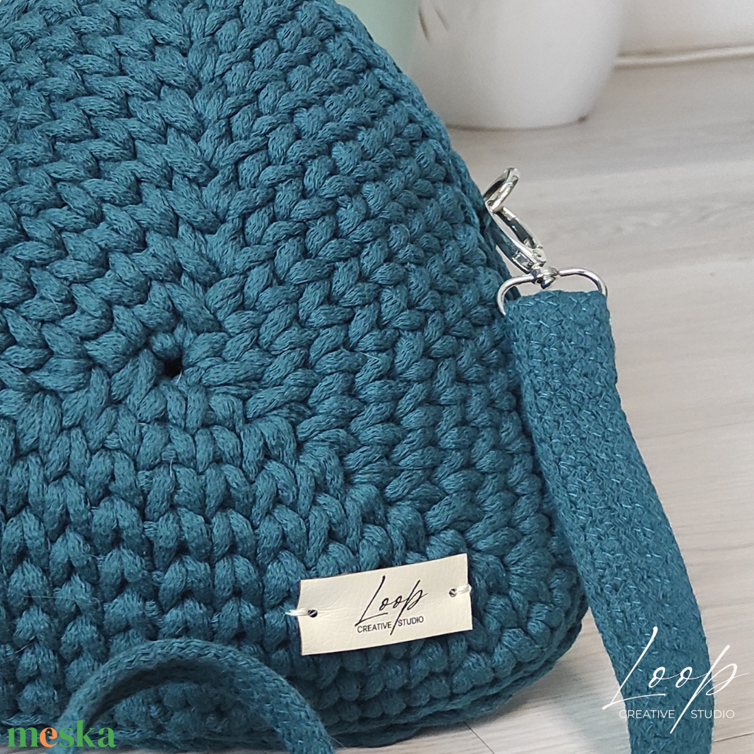 Kézzel horgolt háromszög alakú tenger színű crossbody táska  egyedi kézműves darab - táska & tok - kézitáska & válltáska - kézitáska - Meska.hu Kézzel horgolt háromszög alakú tenger színű crossbody táska  egyedi kézműves darab - táska & tok - kézitáska & válltáska - kézitáska - Meska.hu