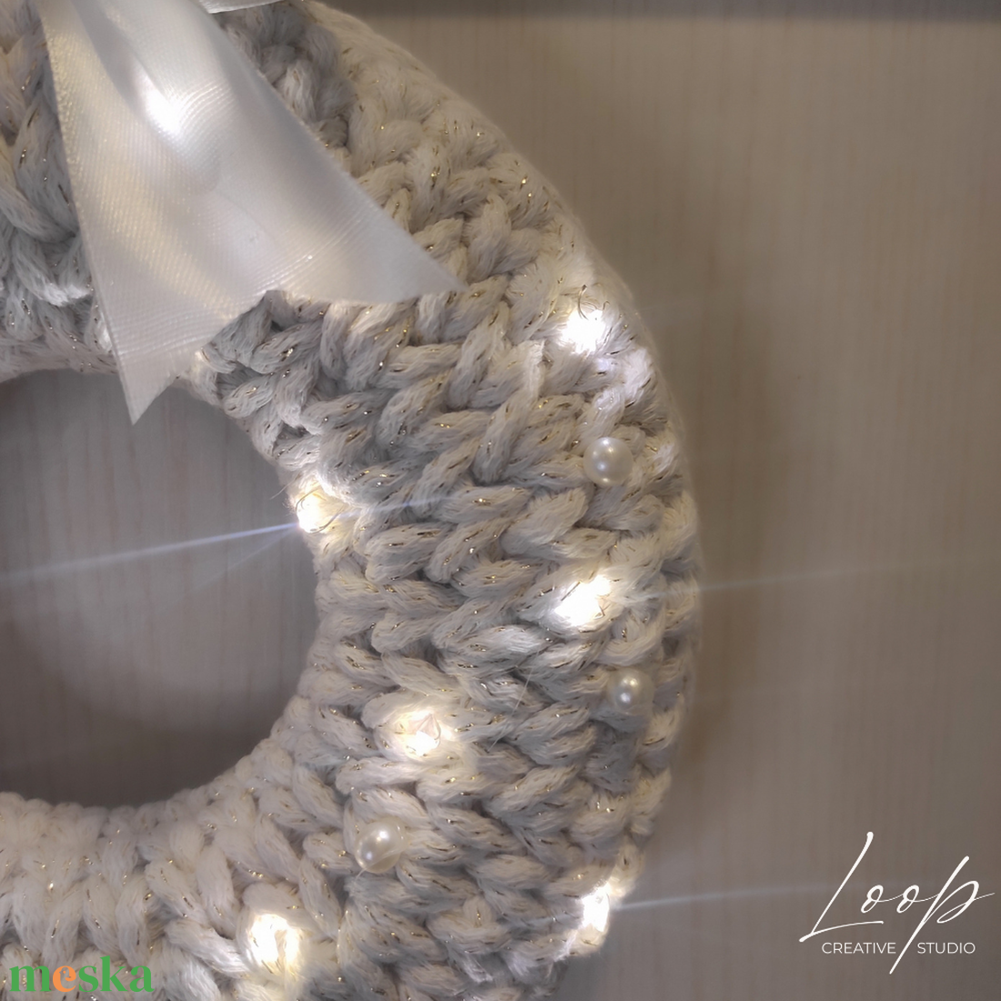 Horgolt, egyedi design karácsonyi ajtódísz -csillogó fehér - karácsony - adventi díszek - adventi ajtódísz - Meska.hu