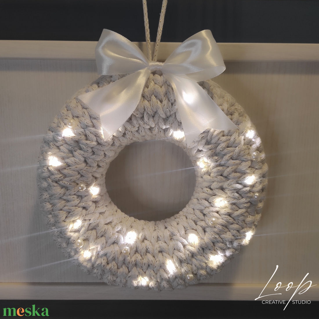 Horgolt, egyedi design karácsonyi ajtódísz -csillogó fehér - karácsony - adventi díszek - adventi ajtódísz - Meska.hu