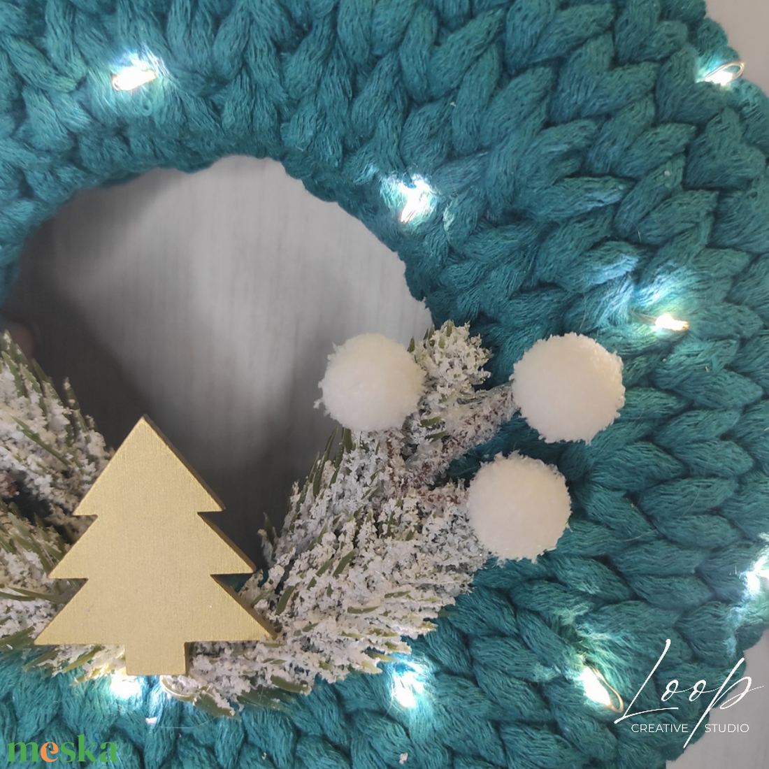 Horgolt, egyedi design karácsonyi ajtódísz - smaragd színben, díszítve  - karácsony - adventi díszek - adventi ajtódísz - Meska.hu