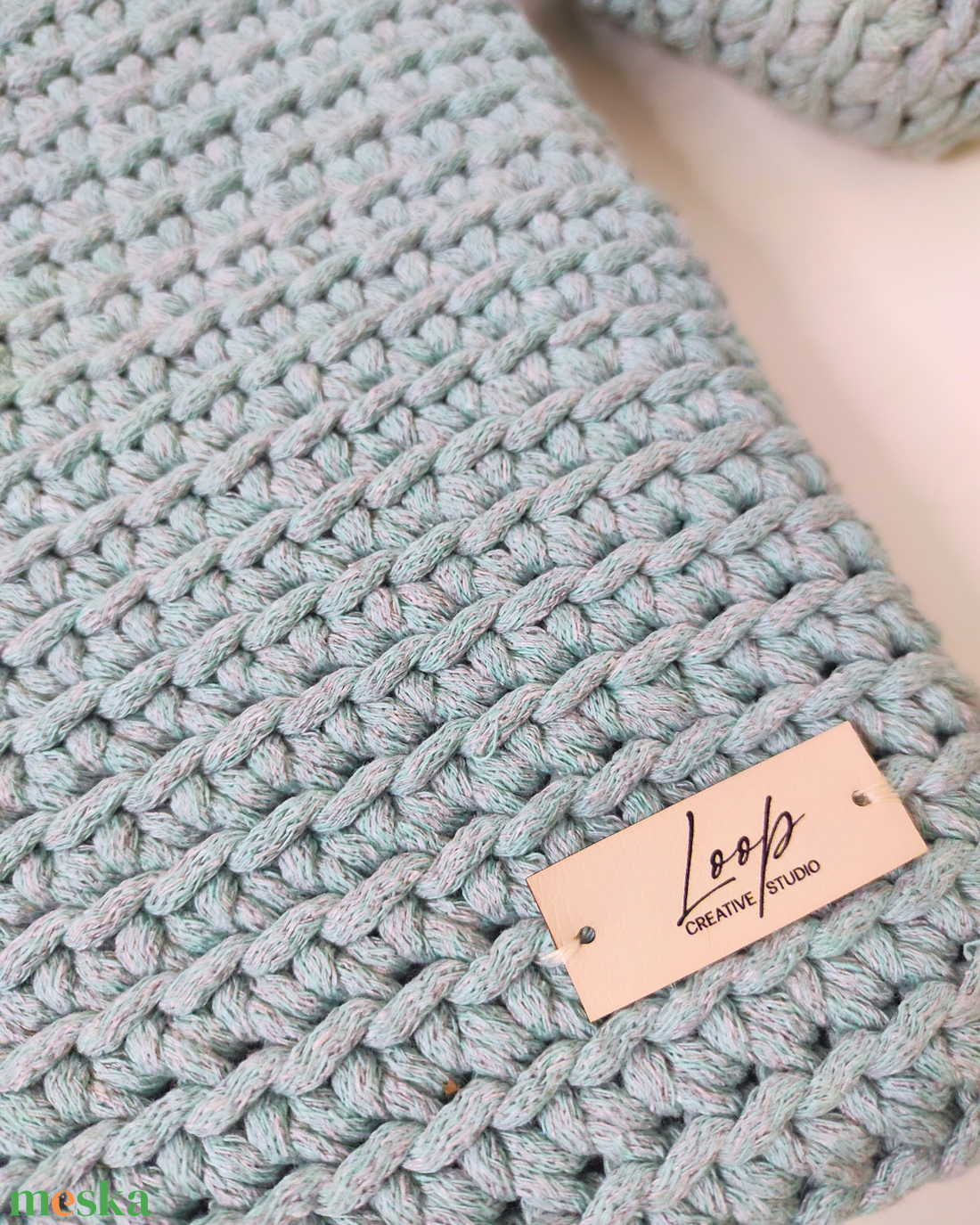 Horgolt laptoptartó egyedi méretben és színben - ajándék lecsatolható töltőtartóval - táska & tok - laptoptáska, laptop hátizsák - Meska.hu