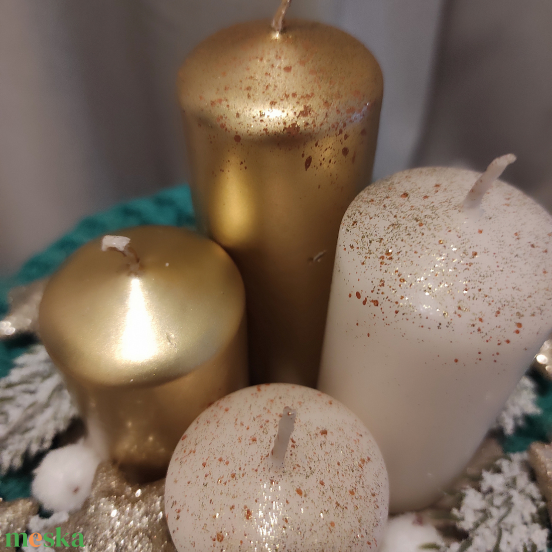 Adventi koszorú - horgolt zöld alap, arany gyertyával - karácsony - adventi díszek - adventi koszorú - Meska.hu